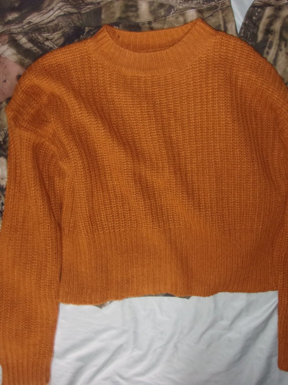 made Italy size large soft knit crop short womens sweater autumn fall